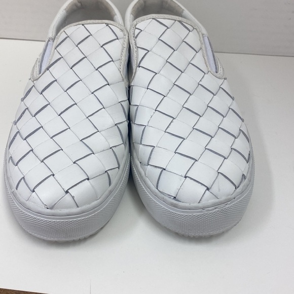 Marc Fisher Calla White Woven Flat Sneakers Size 6 - Picture 3 of 6